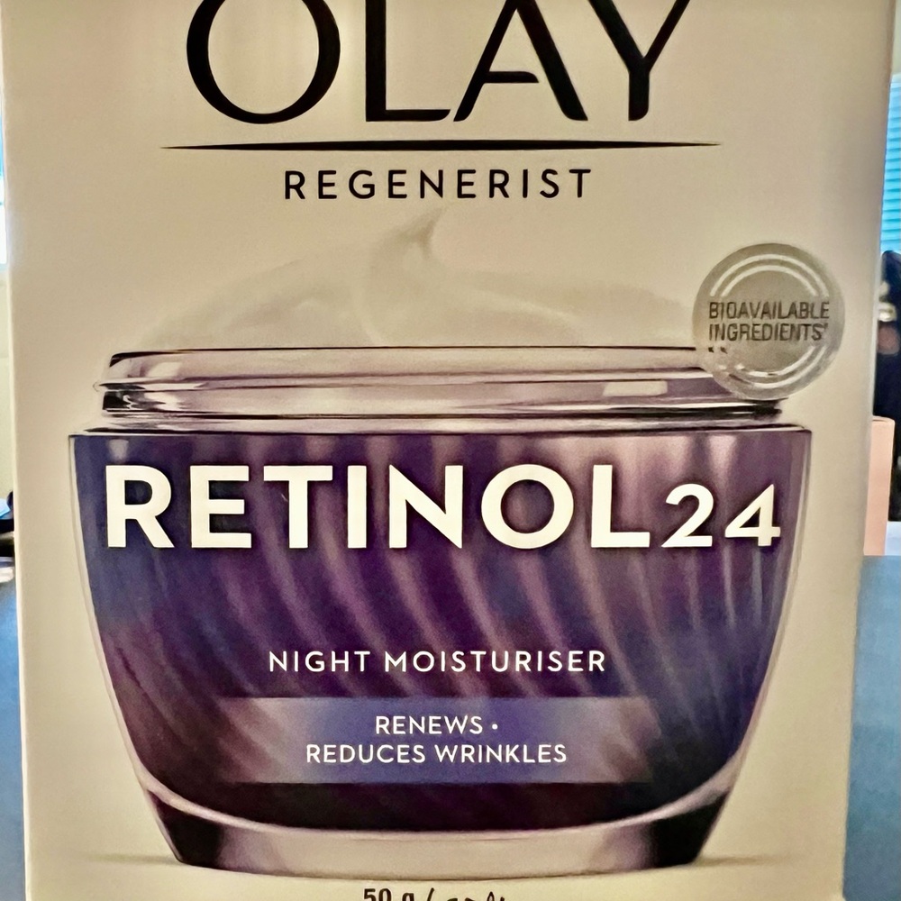 Olay Regenerist Retinol24 Night Cream - 50g - Picture 2 of 6